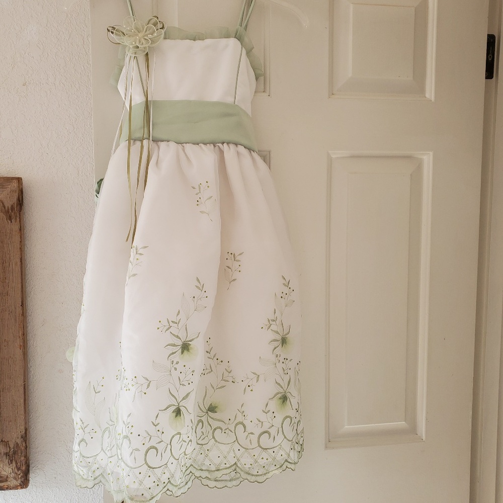 Cinderella Couture USA White Green Appliqué Party Dress Girls Size 8